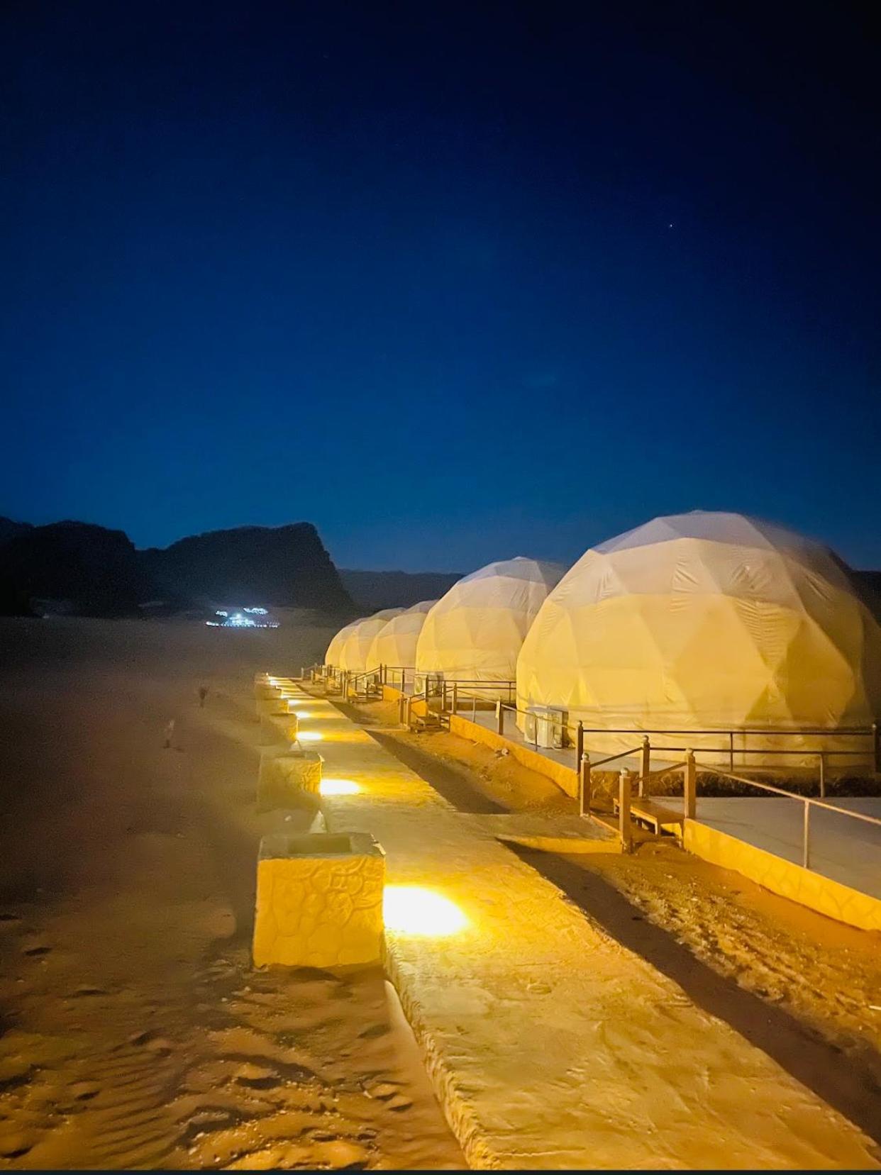 Wadi Rum Eagle Luxury Camp 外观 照片